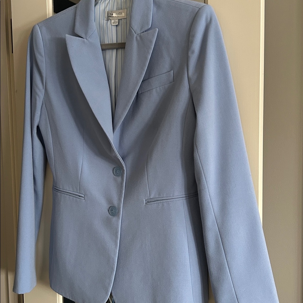 Tahari blazer - Picture 10 of 10